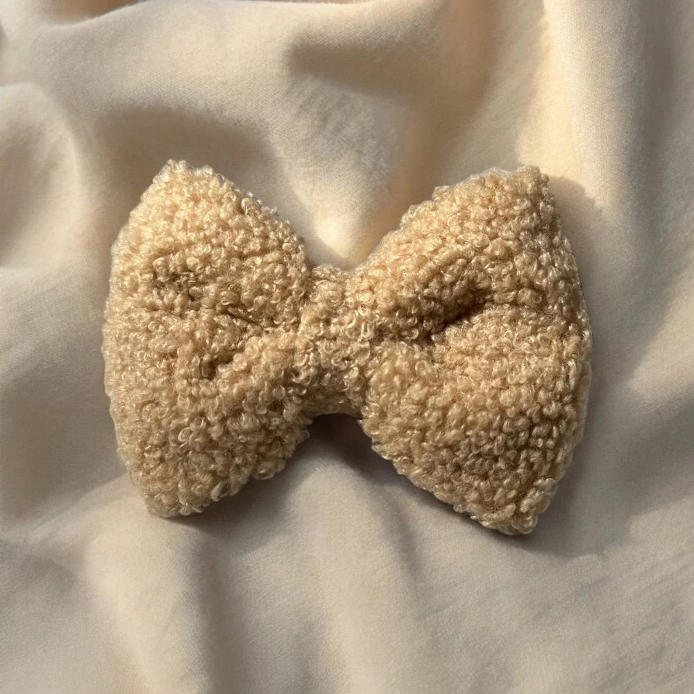 Teddy Fliege Cappuccino aus weichem Teddy-Material