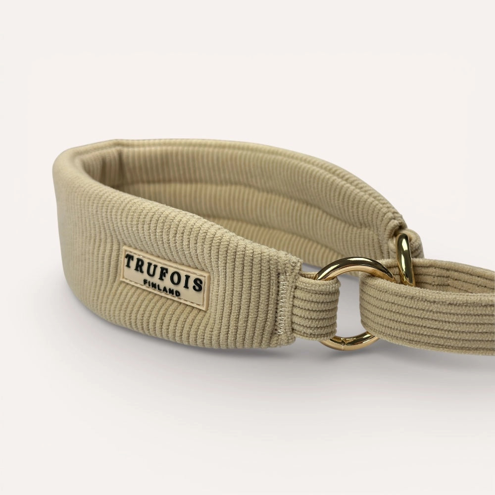 Breiter Kragen Latte Beige Cord Detail mit goldfarbenen Ringen