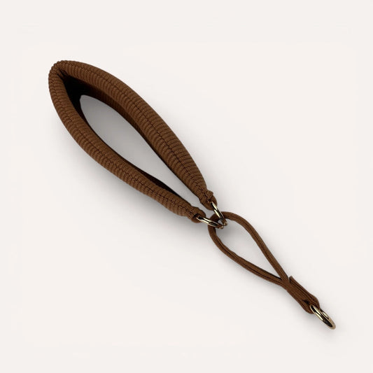 Breites Martingale-Halsband Macchiato-Braun in der Gesamtansicht