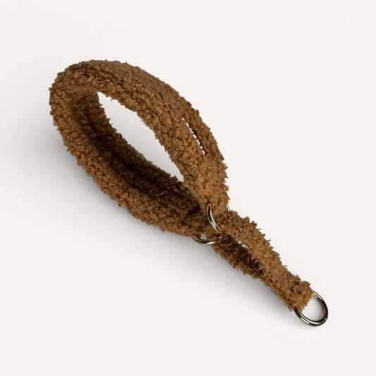 Breites Teddy-Halsband Schokolade in der Gesamtansicht