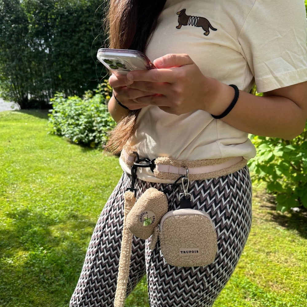 Hands-Free Teddy Gürtel Cappuccino beim Spaziergang